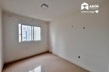 Apartamento para alugar - 95m&sup2; - Centro