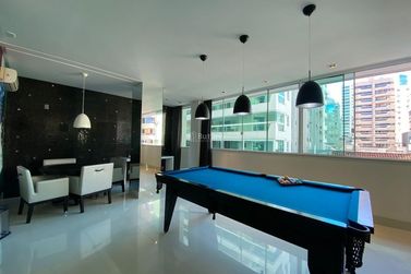 Apartamento &agrave; venda - 1872m&sup2; - Meia Praia