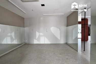Sala Comercial para alugar - 258m&sup2; - Pioneiros