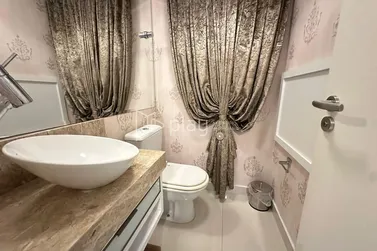 Apartamento &agrave; venda - 134m&sup2; - Meia Praia