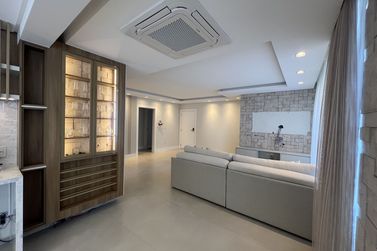 Apartamento &agrave; venda - 134m&sup2; - Meia Praia