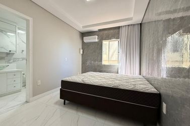 Apartamento &agrave; venda - 197m&sup2; - Meia Praia