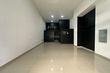Sala Comercial &agrave; venda - 512m&sup2; - Meia Praia