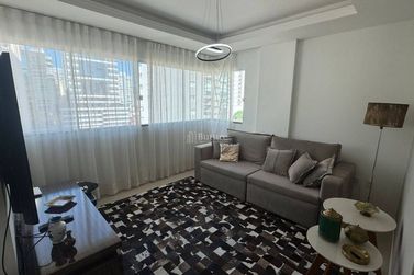 Apartamento &agrave; venda - 148m&sup2; - Meia Praia