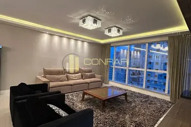 Apartamento &agrave; venda - 170m&sup2; - Meia Praia
