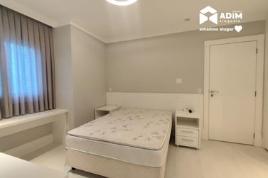 Apartamento para alugar - 230m&sup2; - Centro