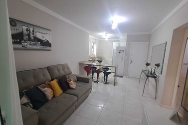 Apartamento &agrave; venda - 69m&sup2; - Meia Praia