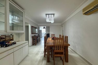 Apartamento &agrave; venda - 153m&sup2; - Centro