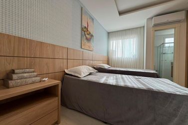 Apartamento &agrave; venda - 180m&sup2; - Meia Praia