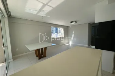 Apartamento &agrave; venda - 100m&sup2; - Meia Praia
