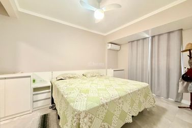 Apartamento &agrave; venda - 160m&sup2; - Meia Praia