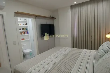 Apartamento &agrave; venda - 120m&sup2; - Meia Praia