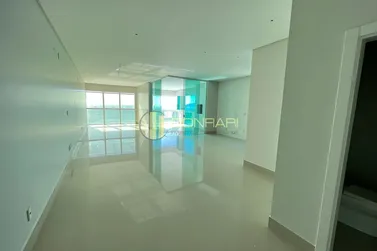 Apartamento &agrave; venda - 240m&sup2; - Meia Praia