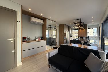 Apartamento &agrave; venda - 65m&sup2; - Meia Praia