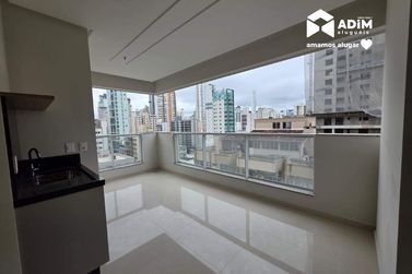 Apartamento para alugar - 170m&sup2; - Centro