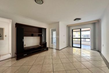 Apartamento &agrave; venda - 93m&sup2; - Centro