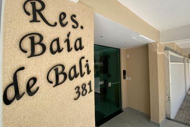 Apartamento &agrave; venda - 110m&sup2; - Meia Praia