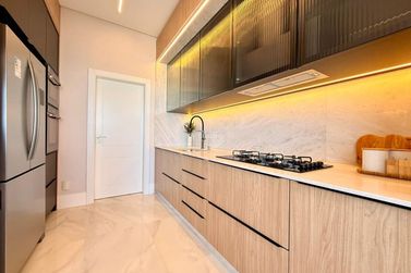 Apartamento &agrave; venda - 200m&sup2; - Meia Praia
