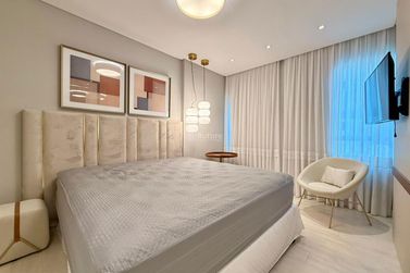 Apartamento &agrave; venda - 187m&sup2; - Meia Praia