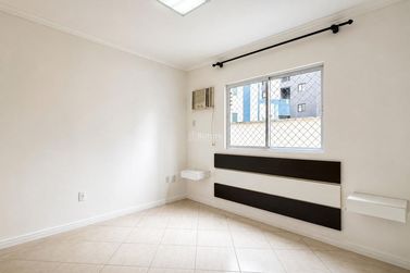 Apartamento &agrave; venda - 126m&sup2; - Centro