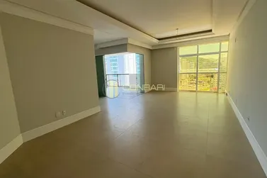 Apartamento &agrave; venda - 185m&sup2; - Meia Praia