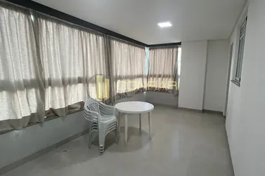 Apartamento para alugar - 130m&sup2; - Meia Praia