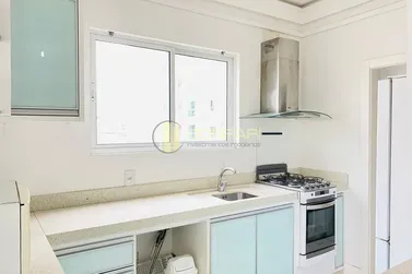 Apartamento &agrave; venda - 128m&sup2; - Meia Praia