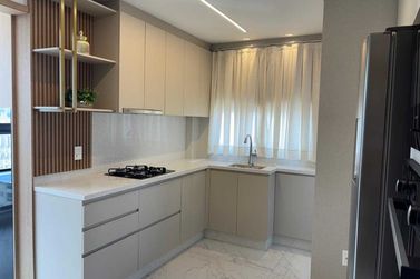 Apartamento &agrave; venda - 110m&sup2; - Meia Praia