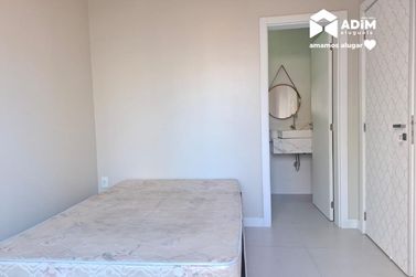 Apartamento para alugar - 135m&sup2; - Meia Praia