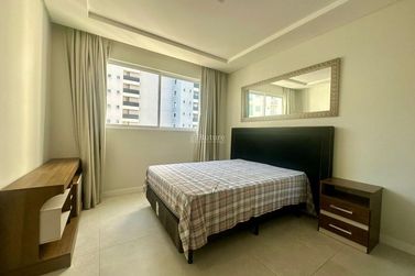 Apartamento &agrave; venda - 107m&sup2; - Meia Praia