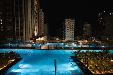 Apartamento &agrave; venda - 168m&sup2; - Meia Praia