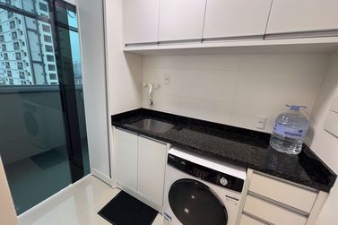 Apartamento &agrave; venda - 135m&sup2; - Meia Praia