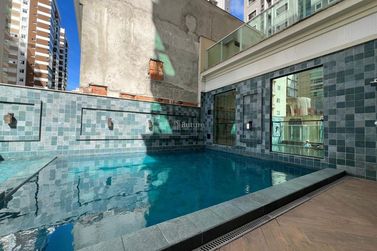 Apartamento &agrave; venda - 107m&sup2; - Meia Praia