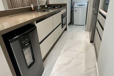 Apartamento &agrave; venda - 95m&sup2; - Meia Praia