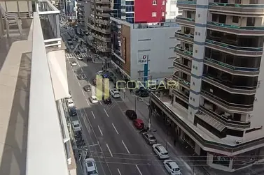 Apartamento &agrave; venda - 135m&sup2; - Meia praia