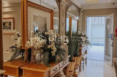 Apartamento &agrave; venda - 160m&sup2; - Meia Praia