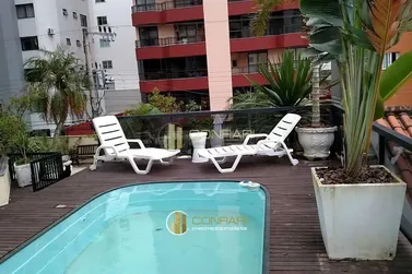Apartamento &agrave; venda - 130m&sup2; - Meia Praia