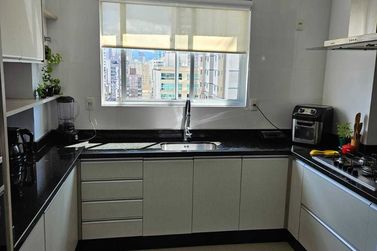 Apartamento &agrave; venda - 246m&sup2; - Meia Praia