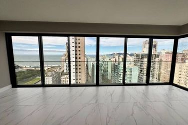 Apartamento &agrave; venda - Meia Praia