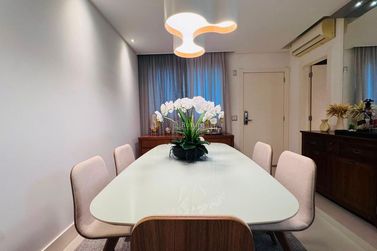 Apartamento &agrave; venda - 137m&sup2; - Centro