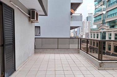 Apartamento para alugar - 193m&sup2; - Meia Praia