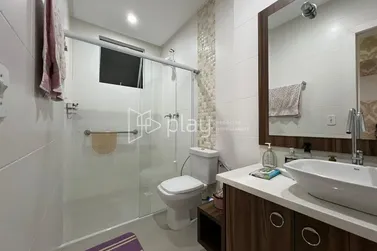 Apartamento &agrave; venda - 145m&sup2; - Meia Praia
