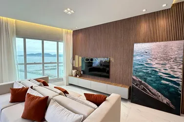 Apartamento &agrave; venda - 136m&sup2; - Meia Praia