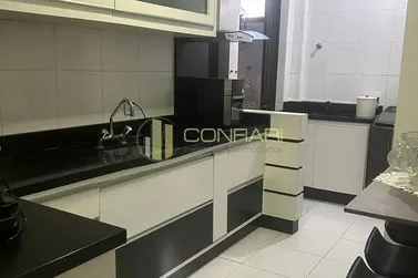 Apartamento &agrave; venda - 126m&sup2; - Meia Praia