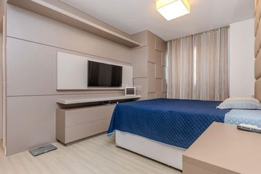 Apartamento &agrave; venda - 135m&sup2; - Meia Praia