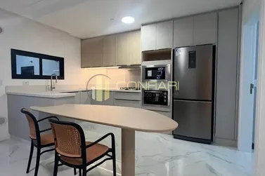 Apartamento para alugar - 187m&sup2; - meia praia