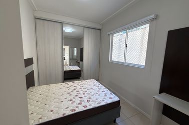 Apartamento &agrave; venda - 107m&sup2; - Meia Praia