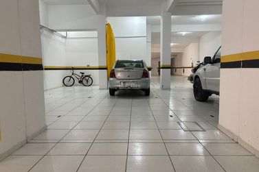 Apartamento &agrave; venda - 130m&sup2; - Meia Praia