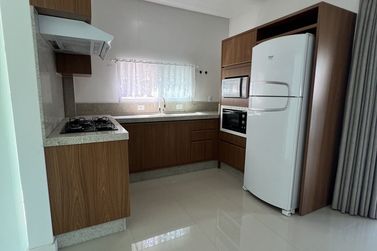 Apartamento &agrave; venda - 135m&sup2; - Meia Praia
