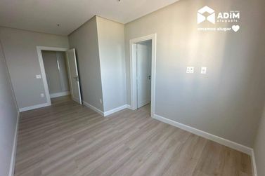 Apartamento para alugar - 170m&sup2; - Centro